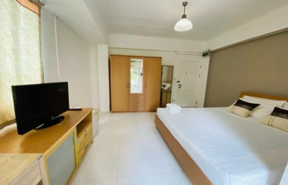 undefined Grandview Place 8