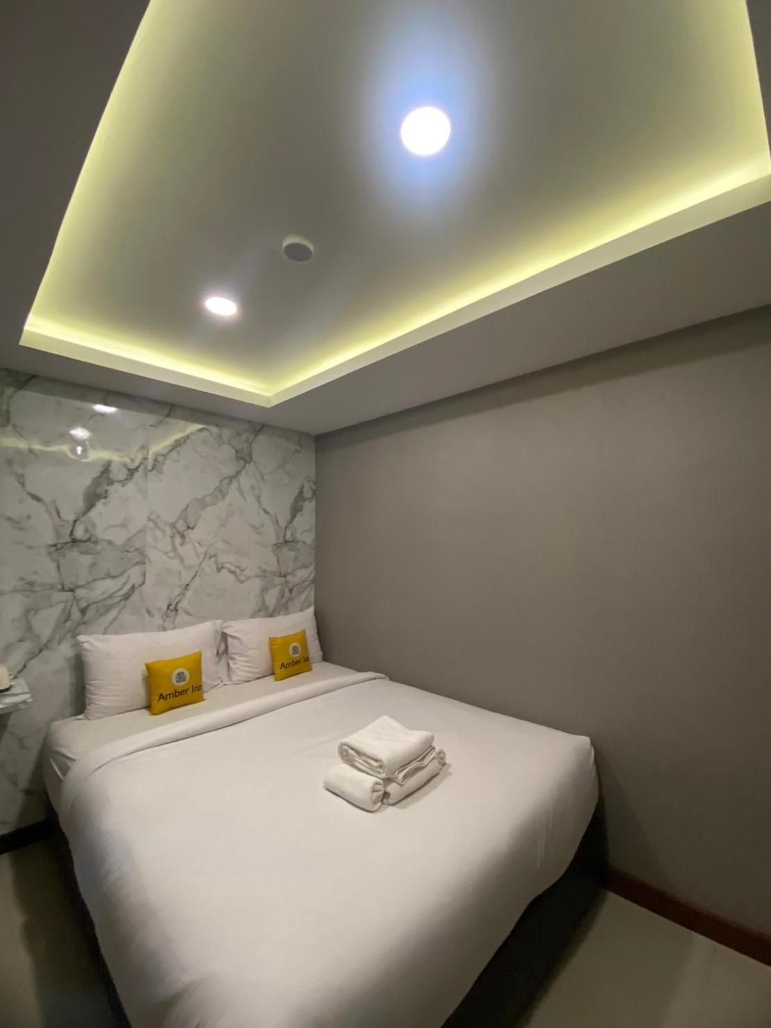 undefined Amber Inn 7