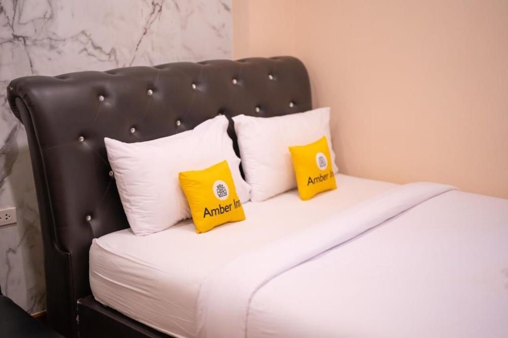 Amber Inn Triple Deluxe with balcony 3