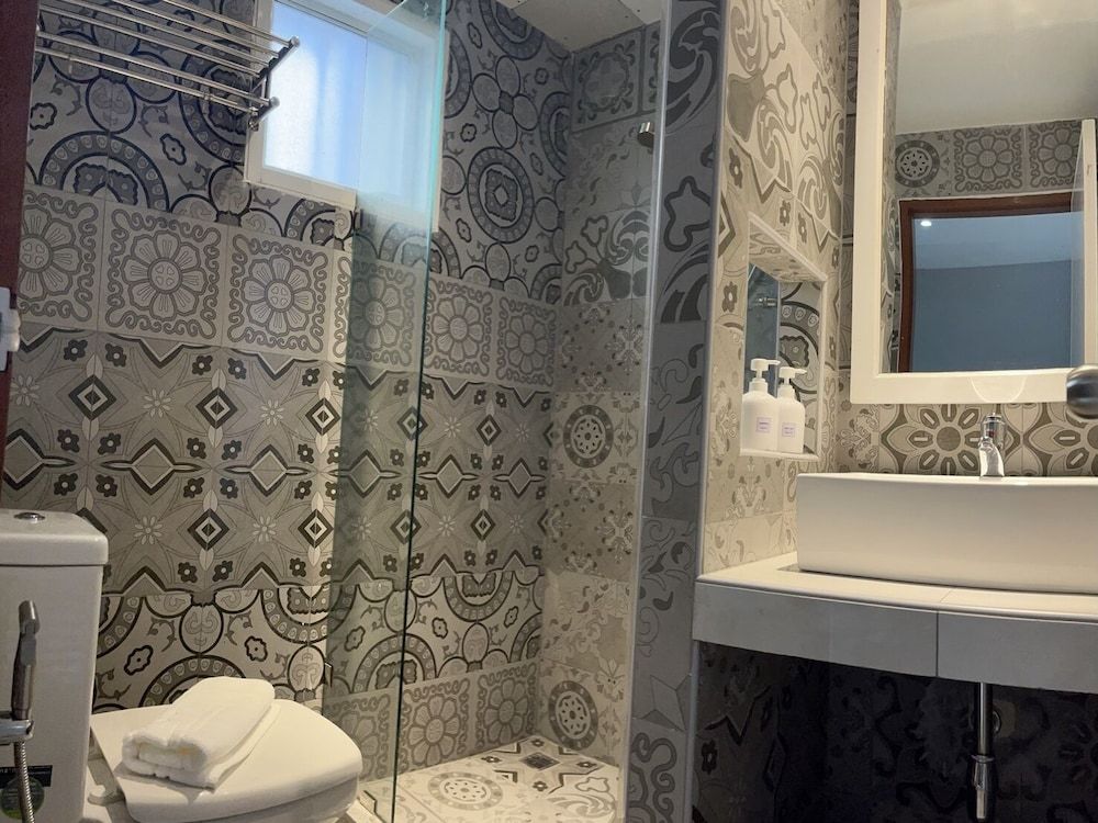 undefined Aowmana Hotel 6