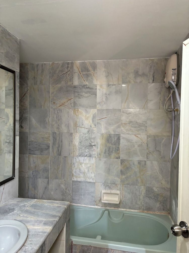 My Hotel Bangkok Noi Deluxe Single Room 5