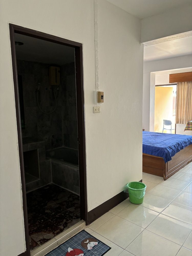 My Hotel Bangkok Noi Deluxe Single Room 7