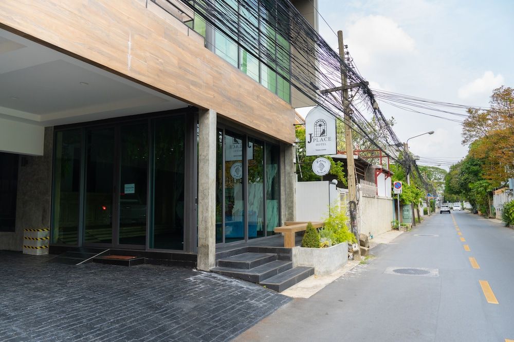 undefined J Place Hotel 3