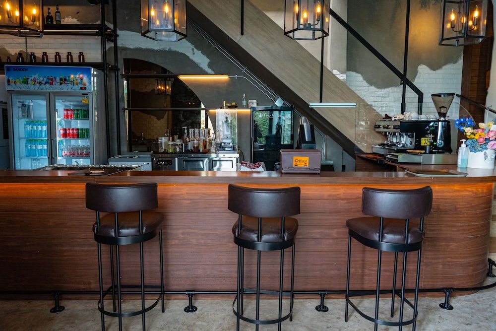 undefined J Place Hotel 10