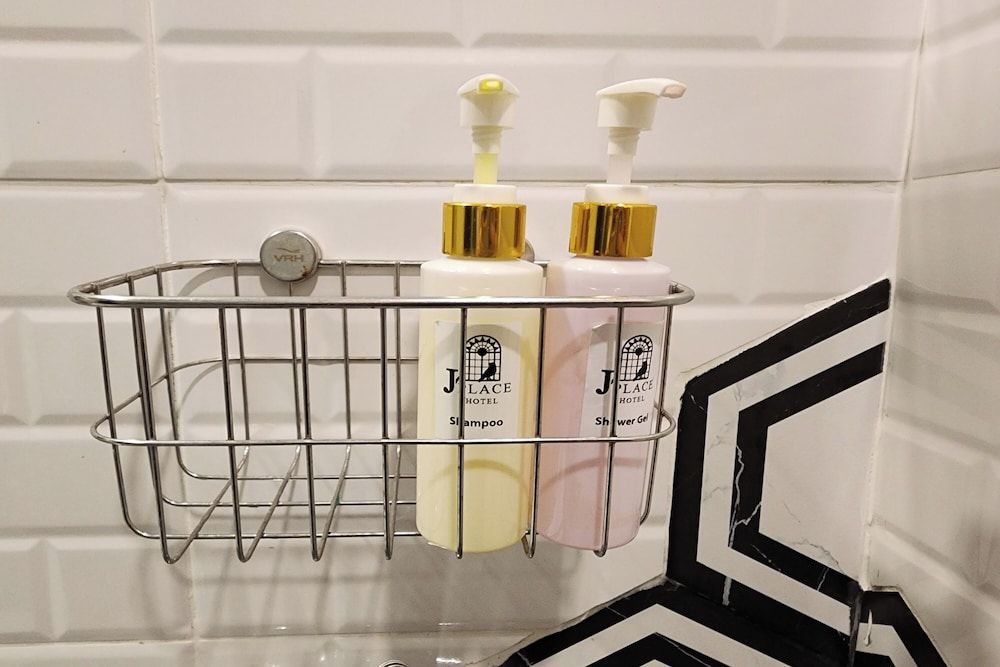 J Place Hotel Standard Room 5