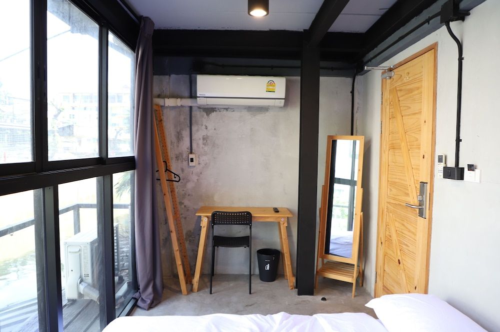 The Cube Hostel Khaosan Standard Double Room 10