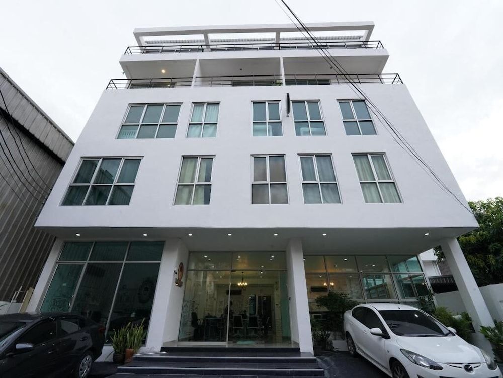 undefined RQ Bangkok Sukhumvit 50 by Collection O 2