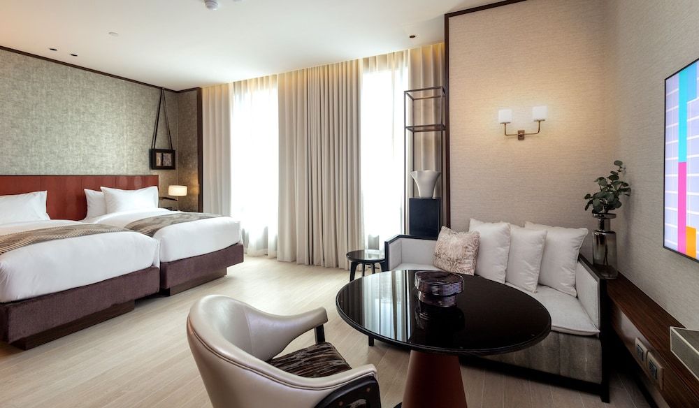 undefined SILQ Hotel and Residence 3