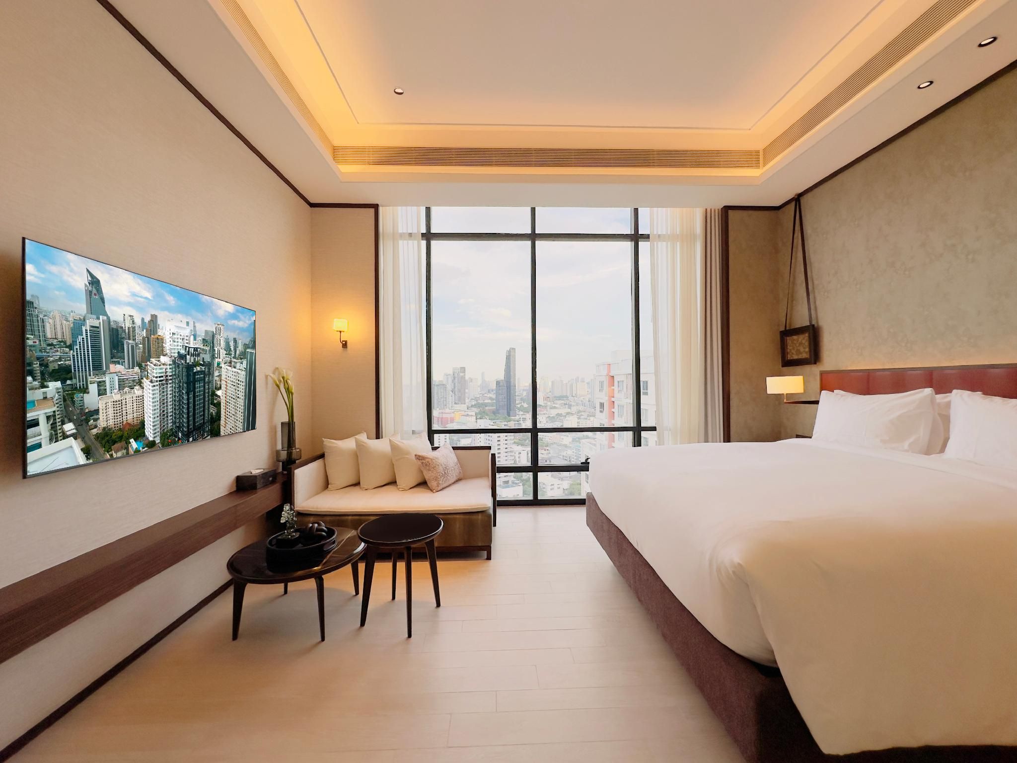 SILQ Penthouse with Plunge Pool