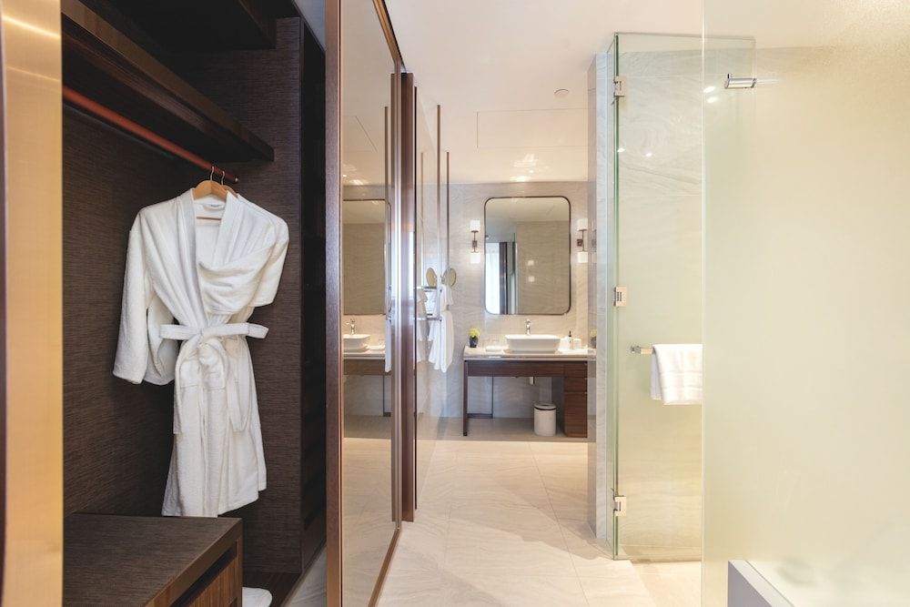 undefined SILQ Hotel and Residence 5