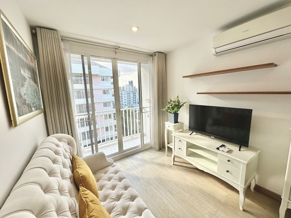 The Town Condo City Apartment 6