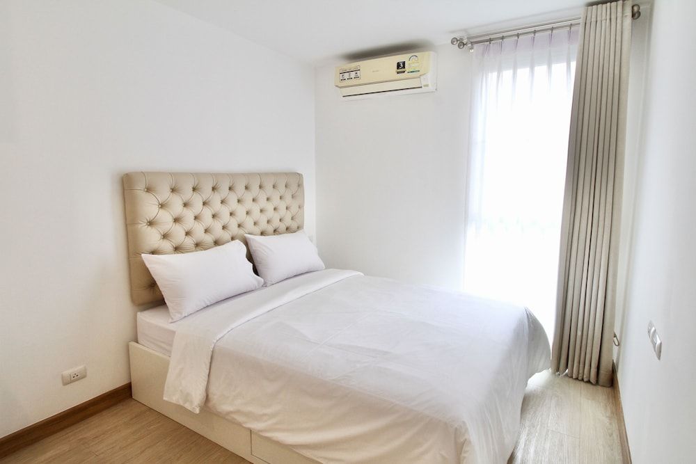 The Town Condo Deluxe Apartment 2