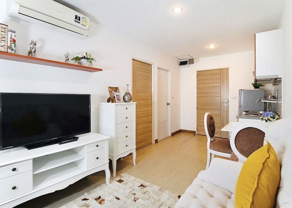 The Town Condo Deluxe Apartment 21