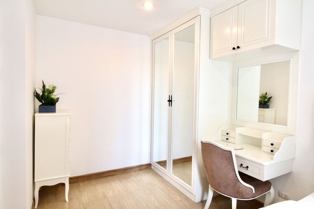 The Town Condo Deluxe Apartment 9