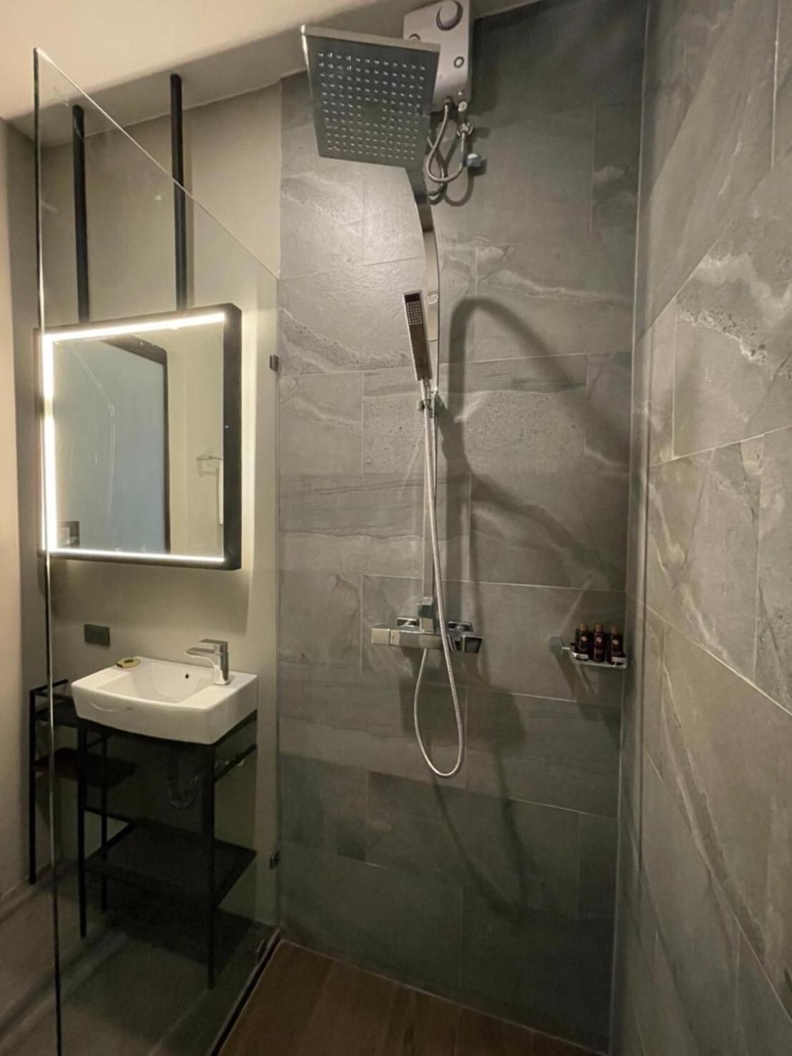 515 VICTORY Hotel Standard King 7