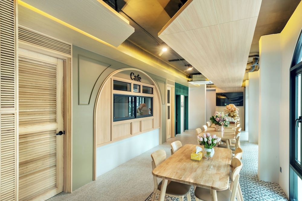 undefined Phra Nakhon Poshtel 10