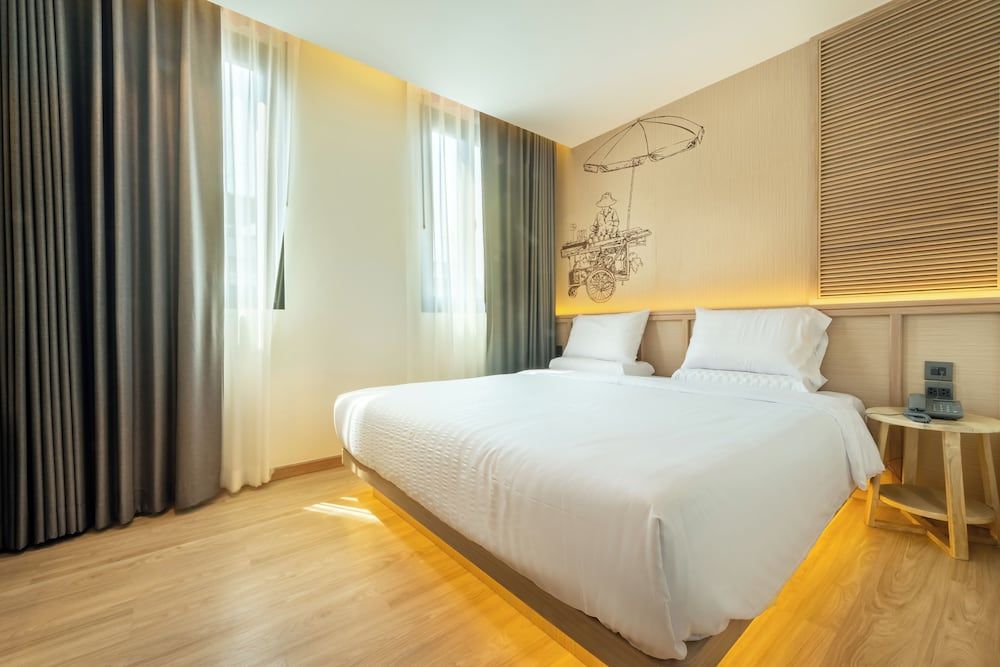 Phra Nakhon Poshtel Superior Double Room 7