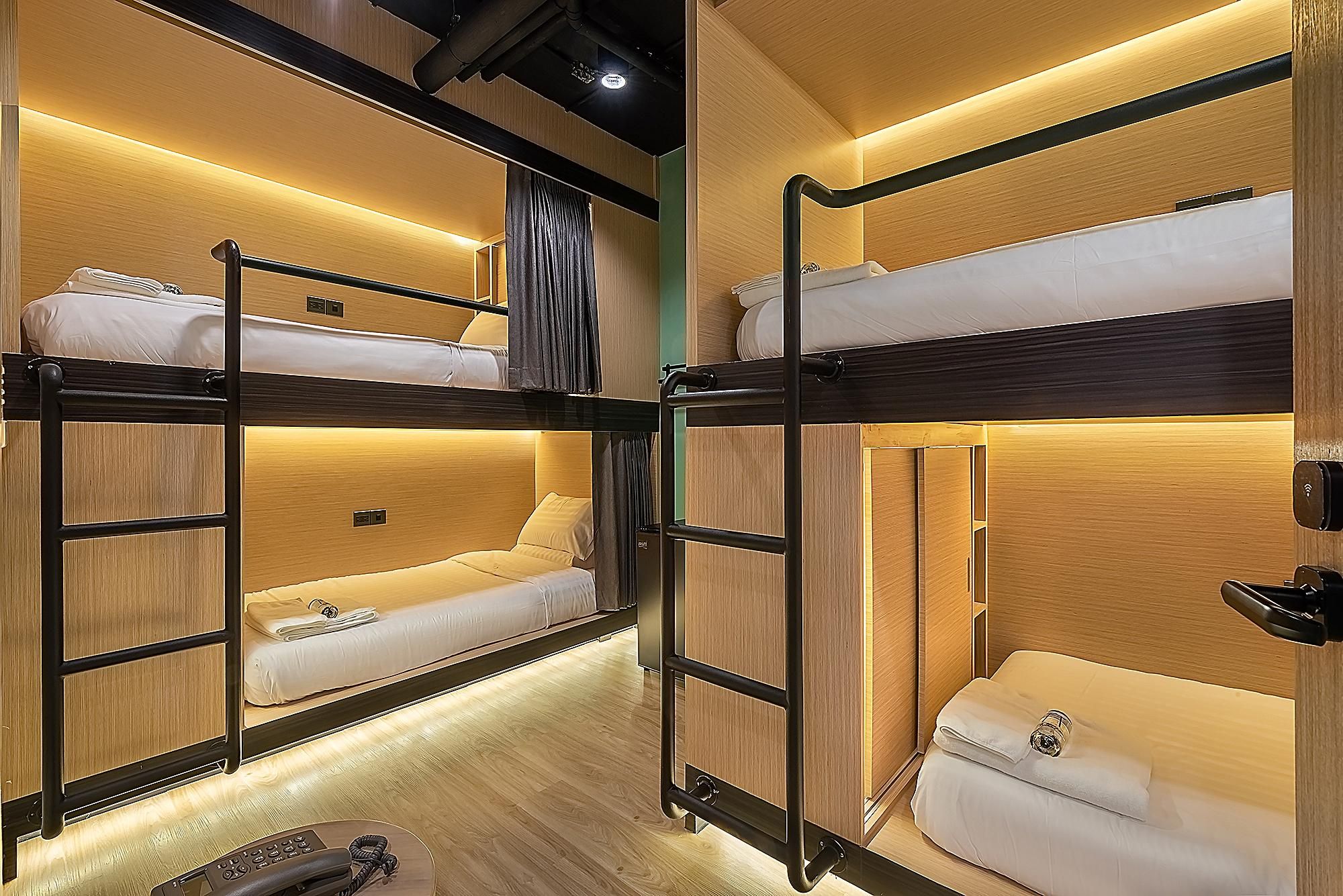 undefined Phra Nakhon Poshtel 5