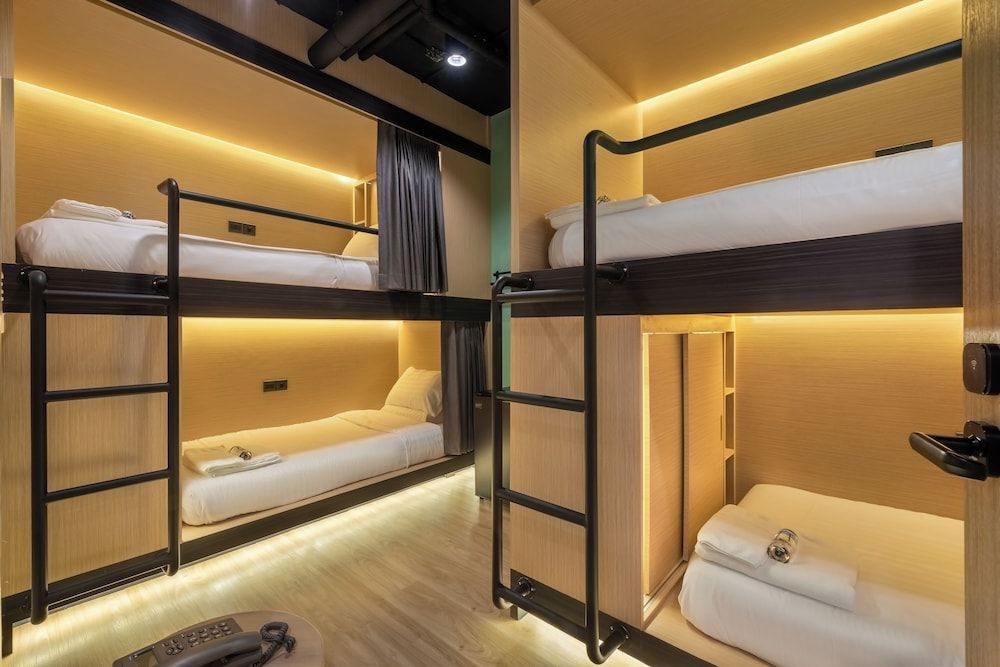 undefined Phra Nakhon Poshtel 9