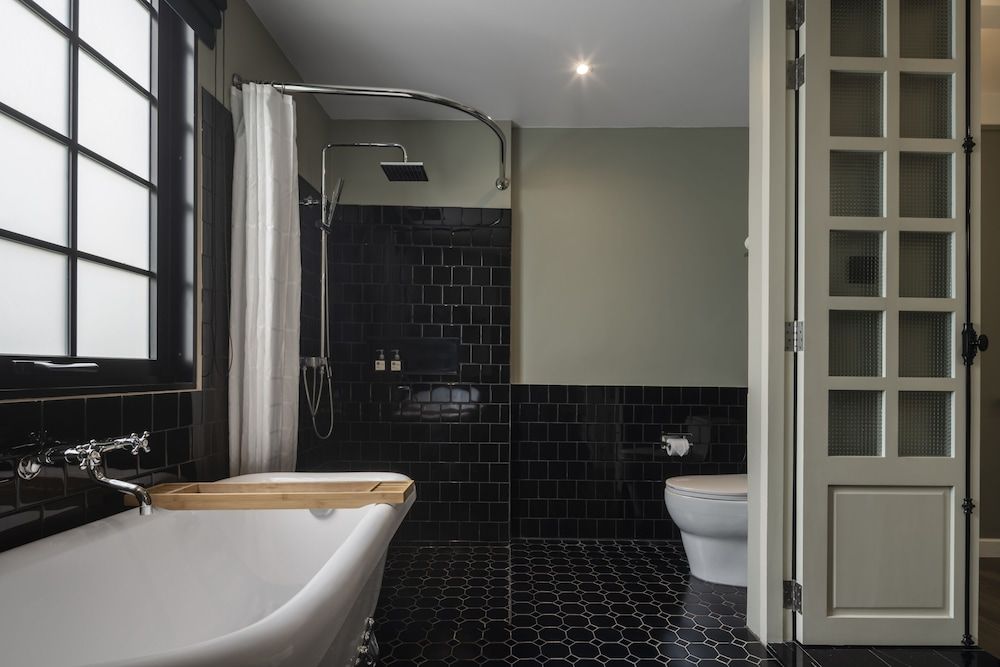 Thomas Bangkok Hotel Standard Double Room 9