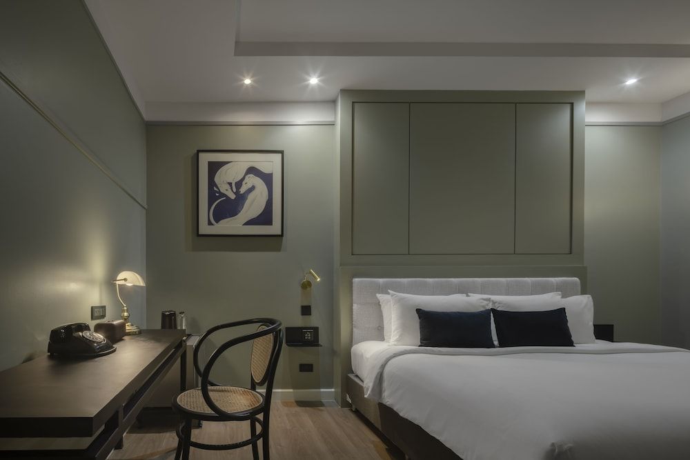 Thomas Bangkok Hotel Standard Double Room 4