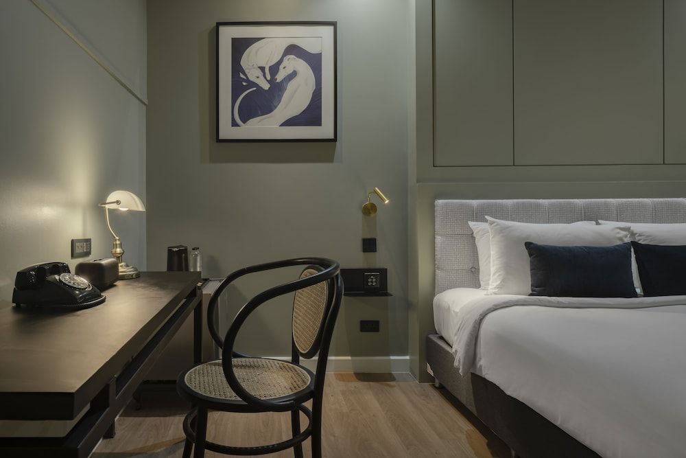 Thomas Bangkok Hotel Standard Double Room 3