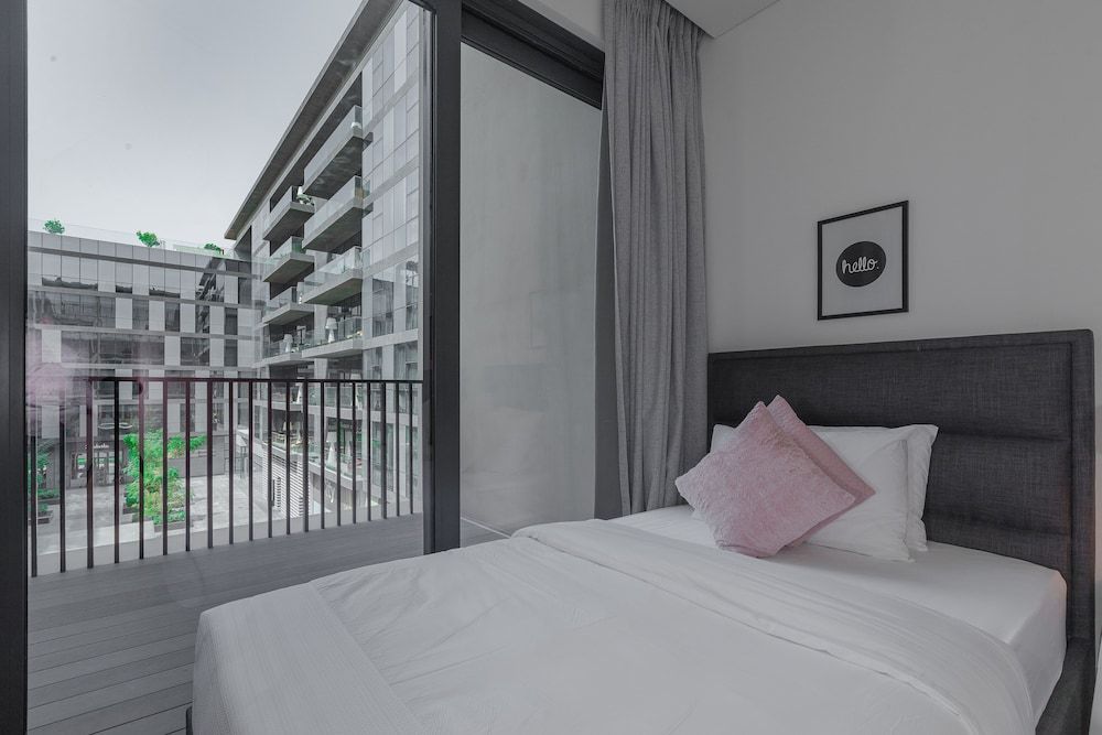 FAM Living - City Walk Mall Apartment, 2 Bedroom with Maidsroom 4