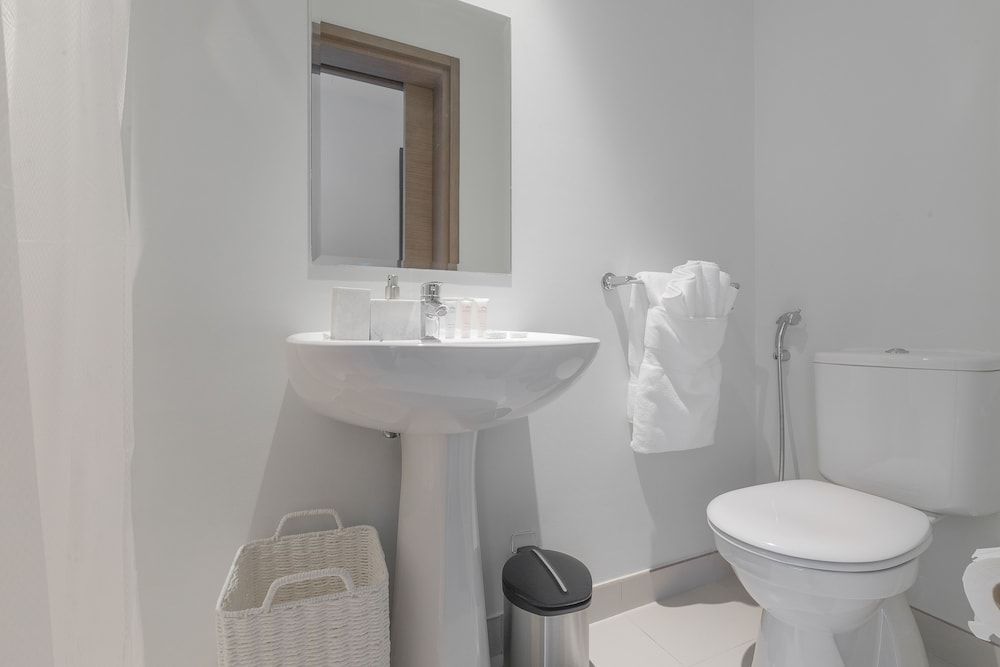FAM Living - City Walk Mall Apartment, 2 Bedroom with Maidsroom 10