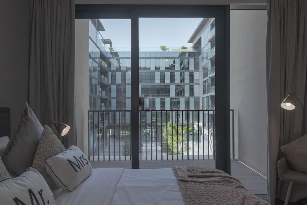 FAM Living - City Walk Mall Apartment, 2 Bedroom with Maidsroom 11