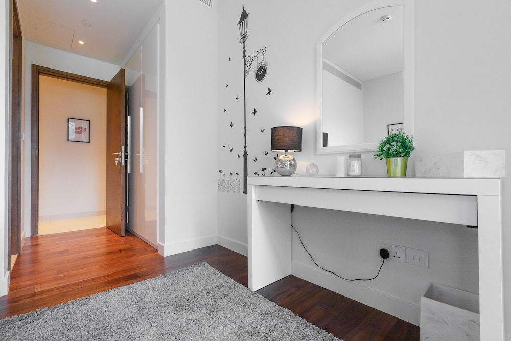 FAM Living - City Walk Mall Apartment, 2 Bedroom with Maidsroom 13