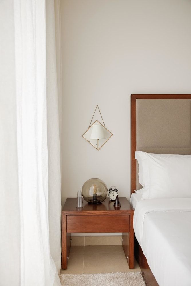 undefined Fantastay Marina Gate Tower 4