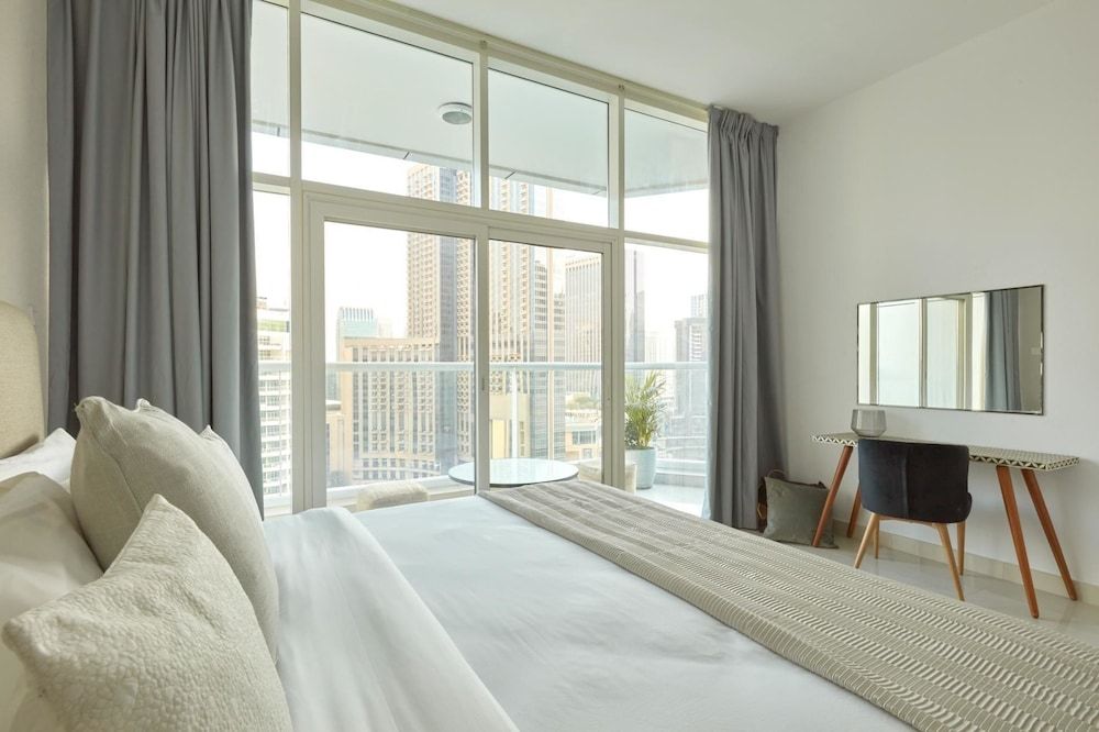 undefined Fantastay Continental Towers 5