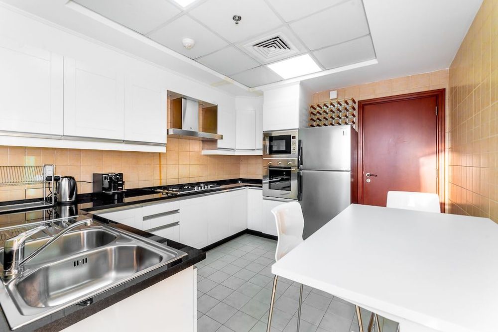 City Nights - 2B Burj Al Nujoom Tower Family Apartment, Multiple Beds, Bay View 9