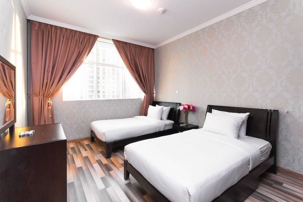 undefined City Nights - 2B Burj Al Nujoom Tower 4