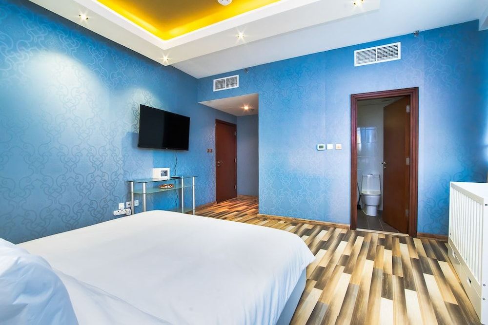 undefined City Nights - 2B Burj Al Nujoom Tower 5