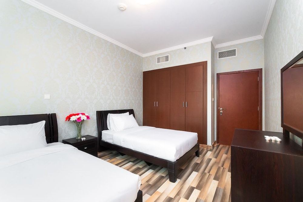 undefined City Nights - 2B Burj Al Nujoom Tower 6