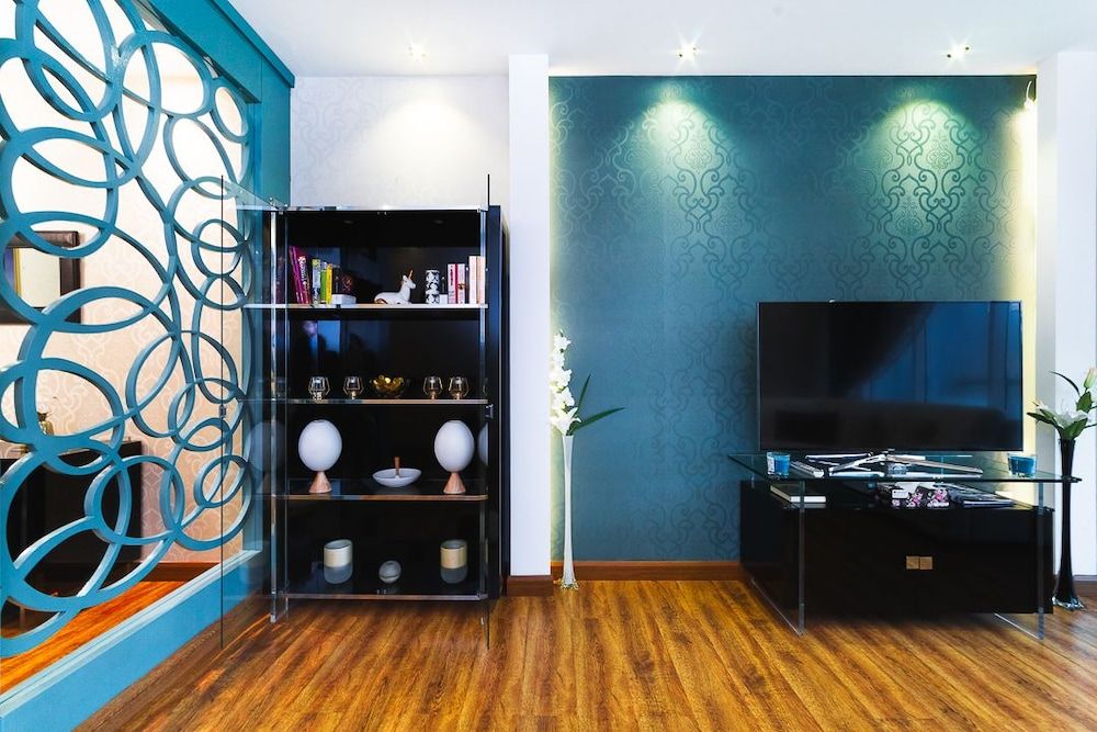 City Nights - 2B Burj Al Nujoom Tower Family Apartment, Multiple Beds, Bay View 12