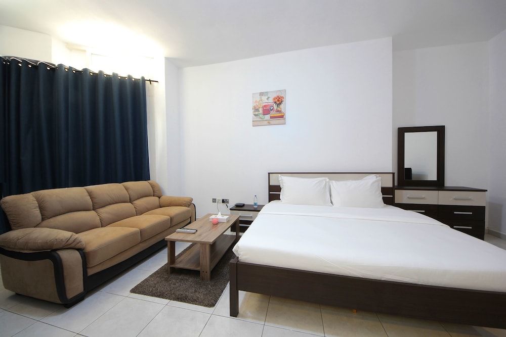 Signature Holiday Homes- Marina Studio Apartment 9