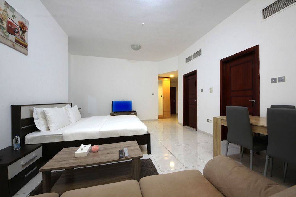 undefined Signature Holiday Homes- Marina Studio 8