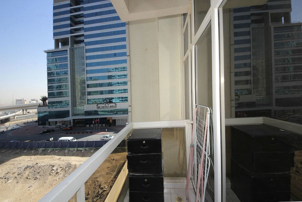 Signature Holiday Homes- Marina Studio Apartment 14