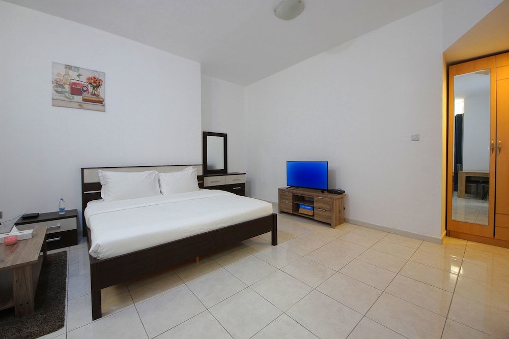 Signature Holiday Homes- Marina Studio Apartment 10