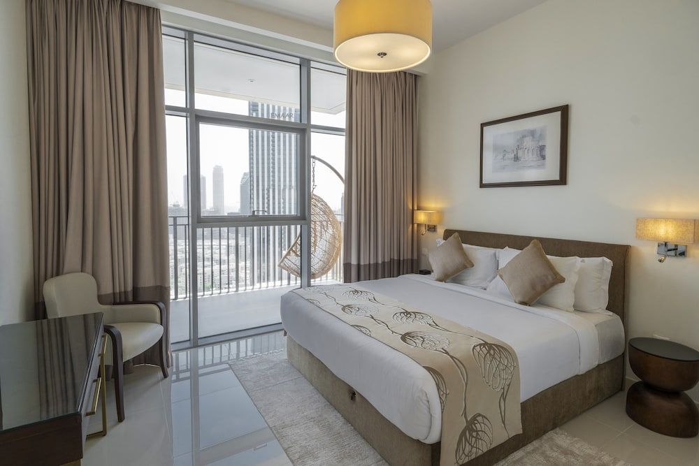 undefined Fantastay Blvd Crescent 4