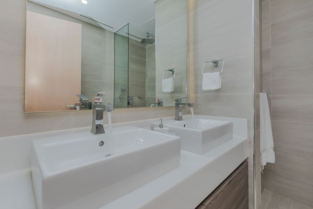 FAM Living - Mada Residences Downtown Deluxe Apartment, 3 Bedrooms 11