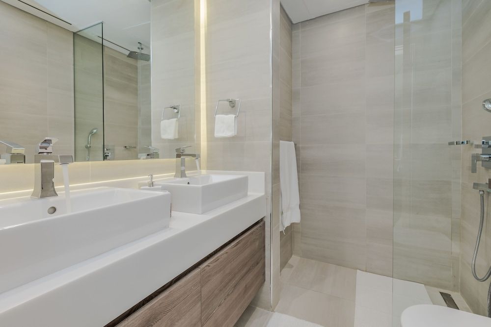 FAM Living - Mada Residences Downtown Deluxe Apartment, 3 Bedrooms 10