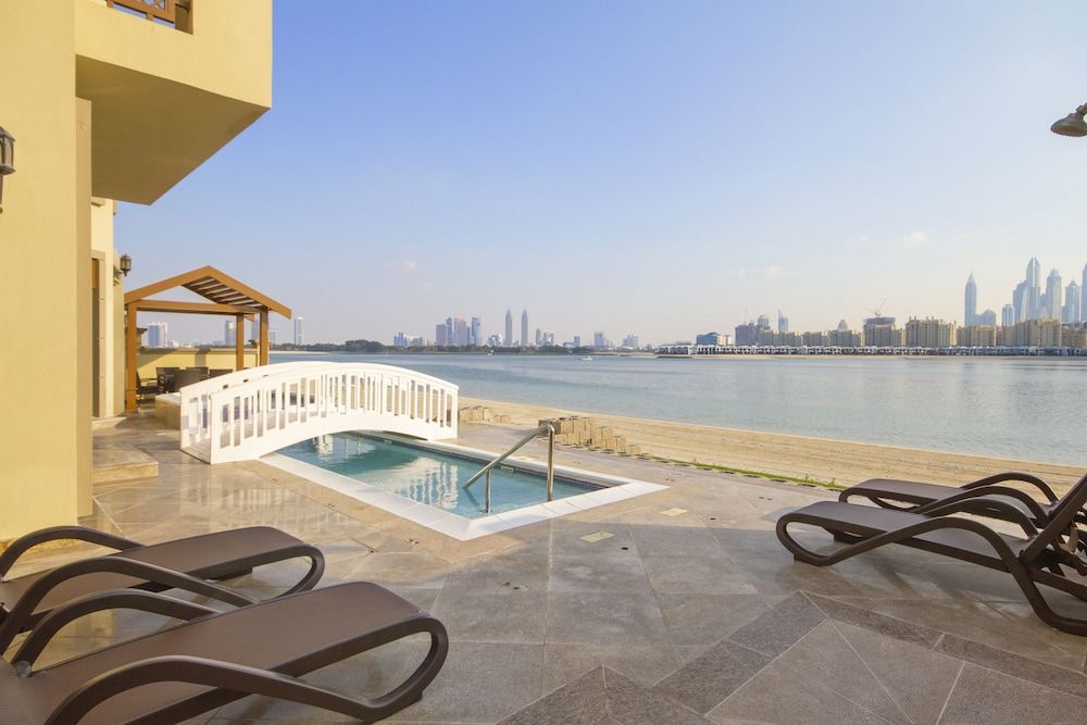 undefined Bespoke Residences-Luxury Frond A Villas 7