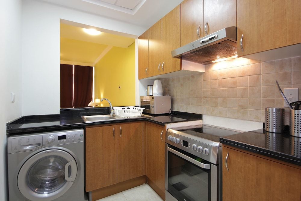 undefined Signature Holiday Home - Venetian 10