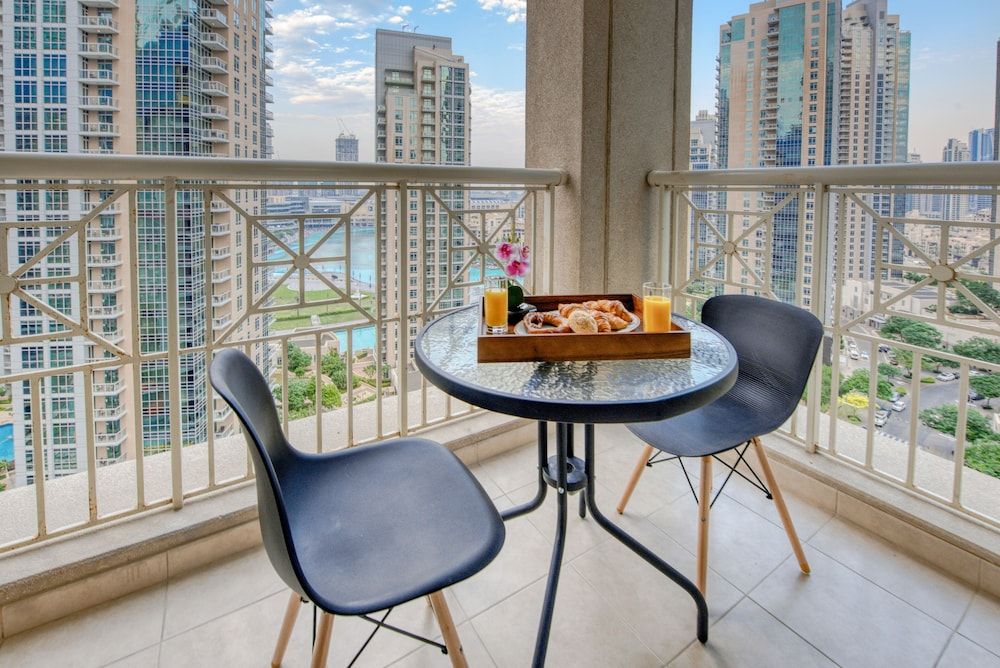 BellaVista Apartment - 29 Boulevard Elegant 2BR Apartment (Fountain Views) 8