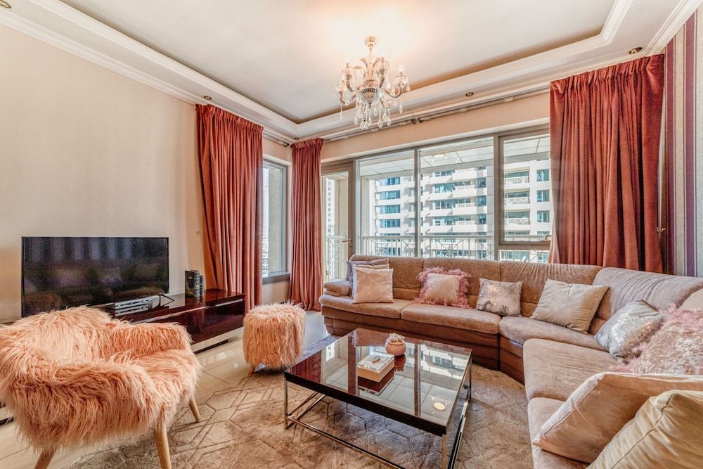 BellaVista Apartment - 29 Boulevard Classic Arabian 2BR Apartment (Fountain Views) 10