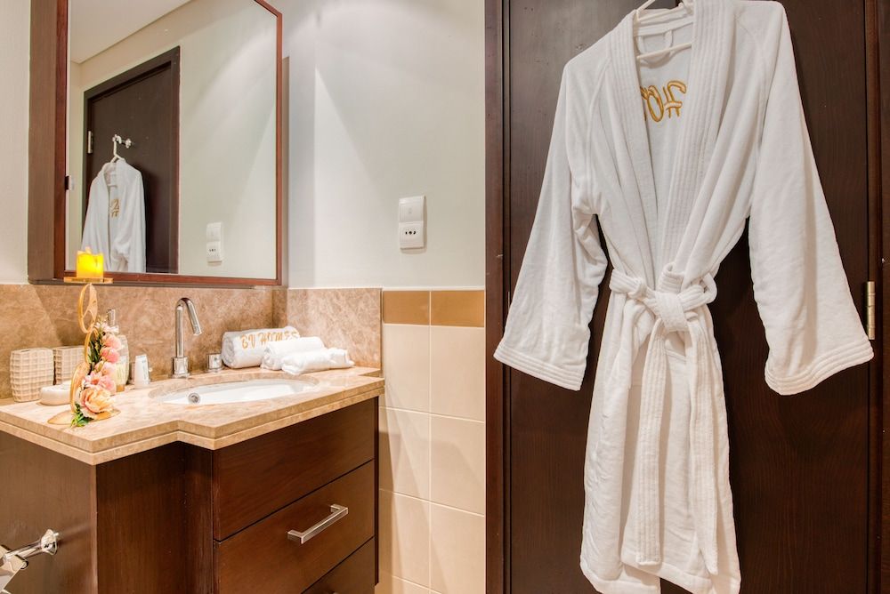 BellaVista Apartment - 29 Boulevard Glamorous 2 Bedroom Apartment (Burj Khalifa View) 13