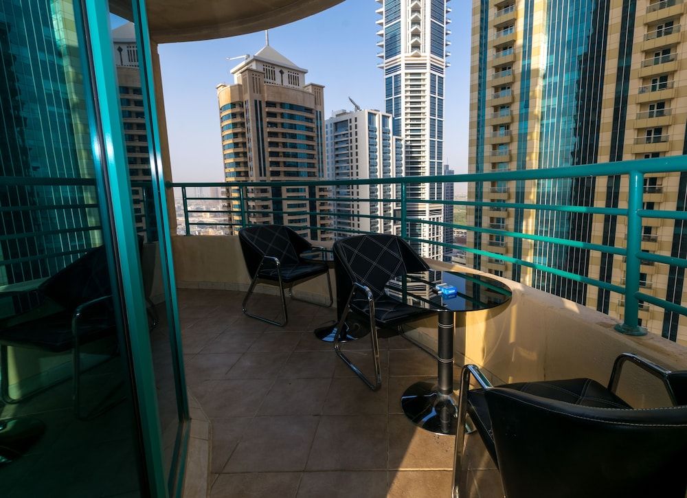 Marina Crown Tower Basic Room, Men only 2